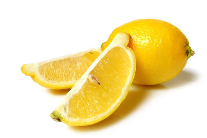 Етерични масла и лимони в борба с мръсотията