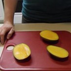 Как да обелим манго за секунди