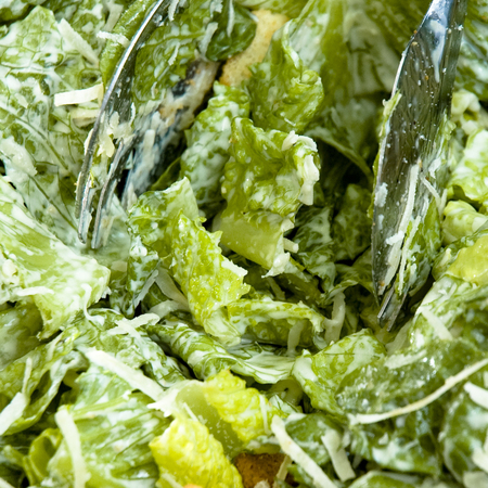 Large zelena salata s mayoneza