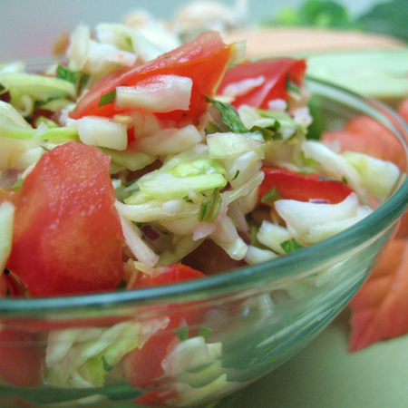 Large podlyutena zeleva salata