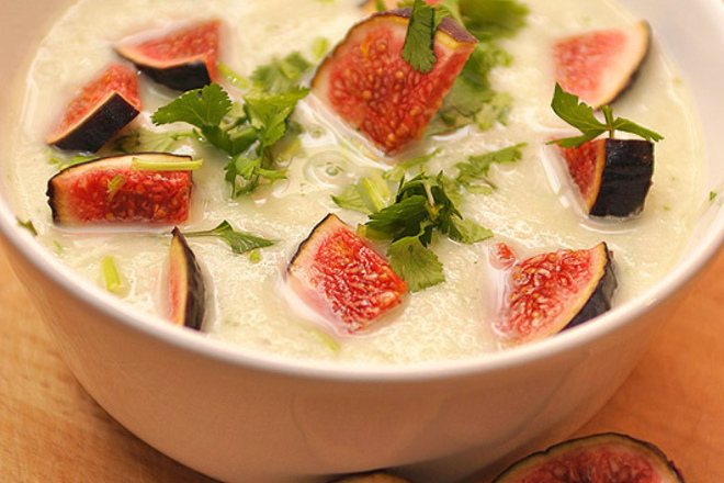 Крем супа от карфиол със смокини