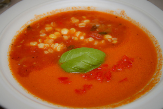 Доматена крем супа с царевица