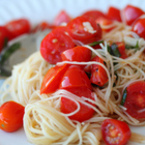 Спагети с чери домати