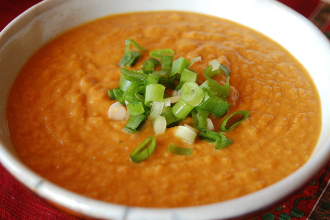 Крем супа от тиква с пресен лук