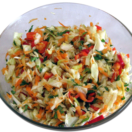Large salata ot zele morkovi i chushki