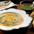 Крем супа от моркови с песто и джинджифил