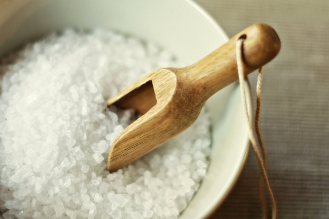 Морската сол в борба с целулита