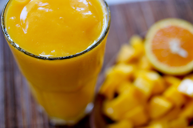 Смути от манго и портокал