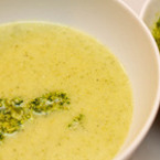 Картофена крем супа с броколи и песто