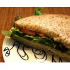 Сандвич с гауда и зелена салата