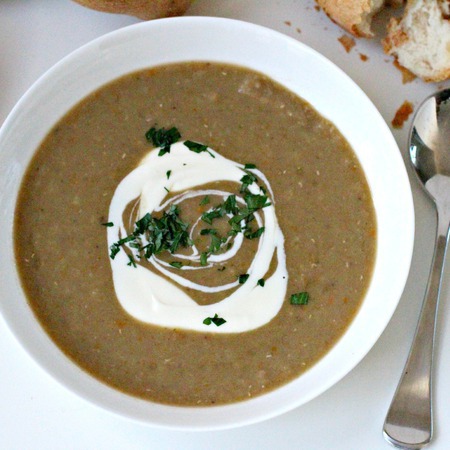 Large krem supa ot leshta s brokoli