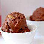 Шоколадов сладолед с фъстъчено масло