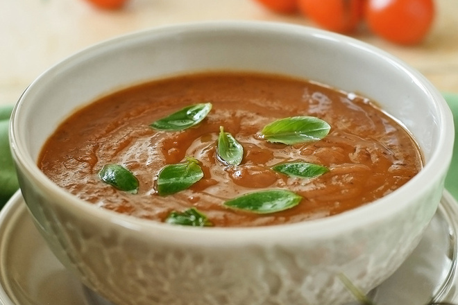 Крем супа от леща с домати