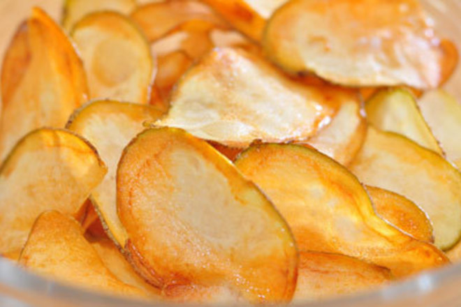 Печен картофен чипс със зехтин