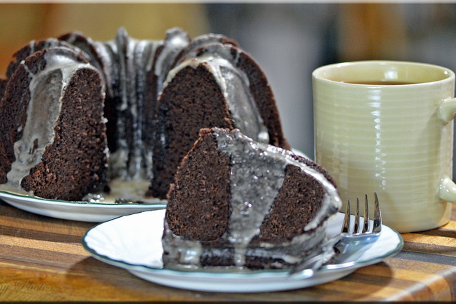 Шоколадов кекс със зехтин и захарна глазура