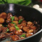 Medium sotirani gabi s karameliziran luk