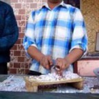 Medium indiets pokazva na sveta kakvo e da si naistina barz s nozha v kuhnyata