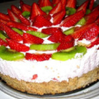 Пролетна торта с ягоди и сметана
