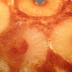 Сладкиш с карамелизиран ананас