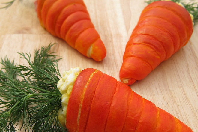 Великденски пълнени Моркови с яйчена салата