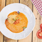 Супа с домати, аспержи и песто