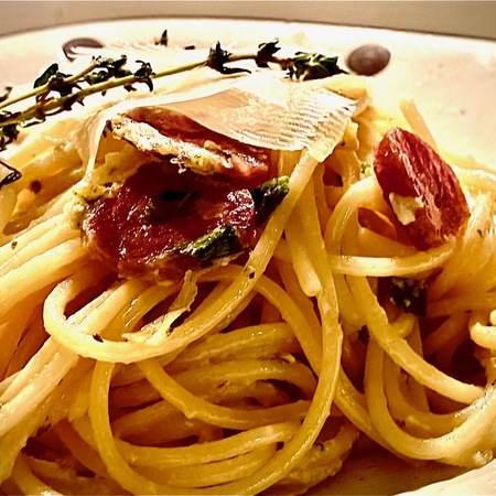 Large spageti karbonara sas susheni domati