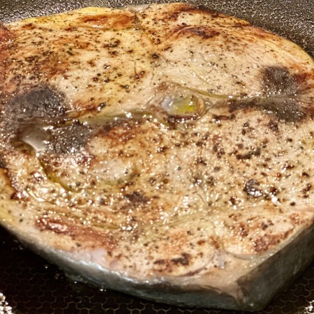 Large stek riba ton